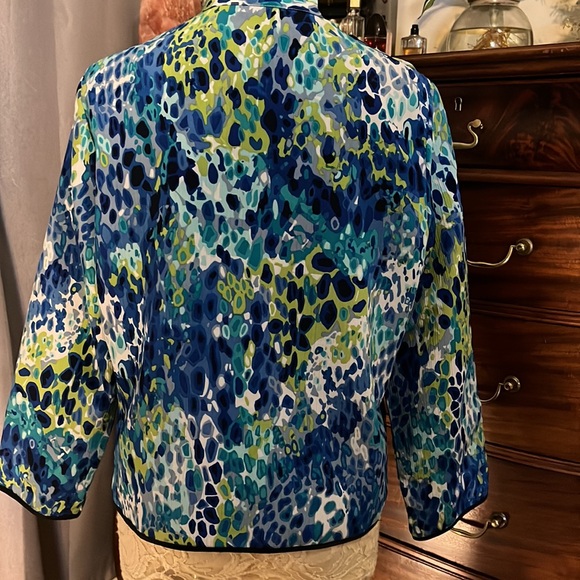 Striking light weight open jacket- petite- like new fully lined and reversible - Picture 6 of 11